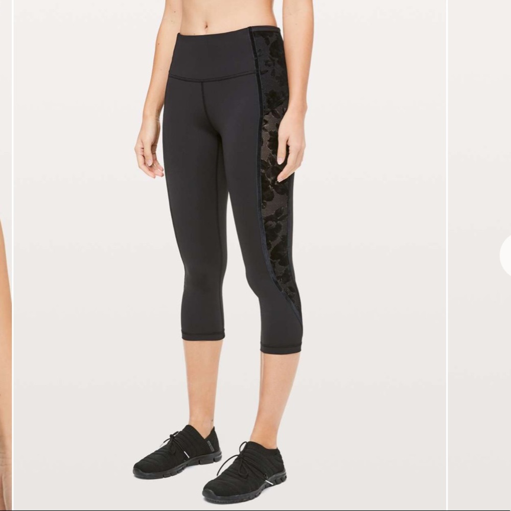 Wunder Under crops- flocked lace